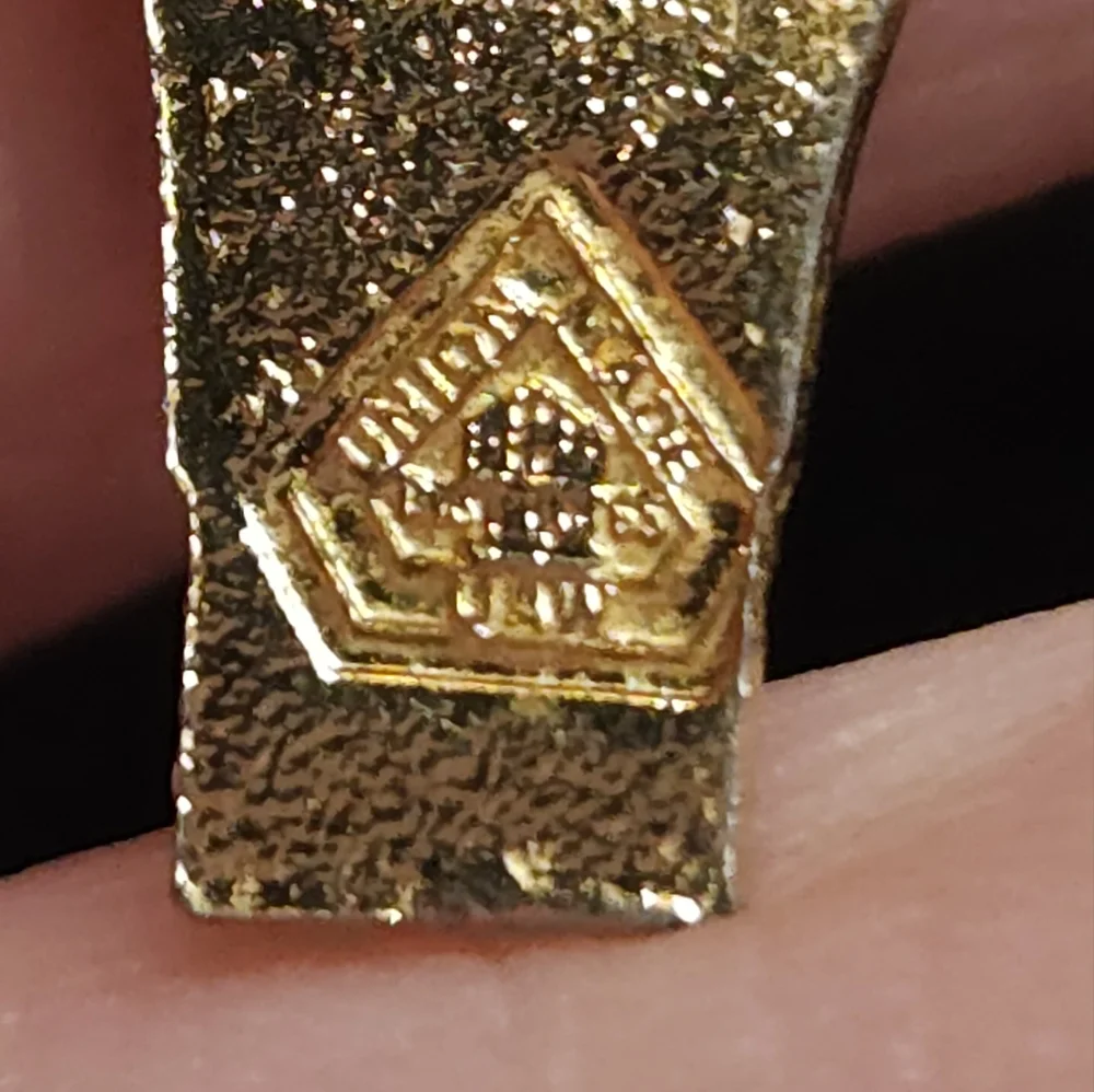 Vintage Light Bulb Pin Label Pin Union Made UAW 65